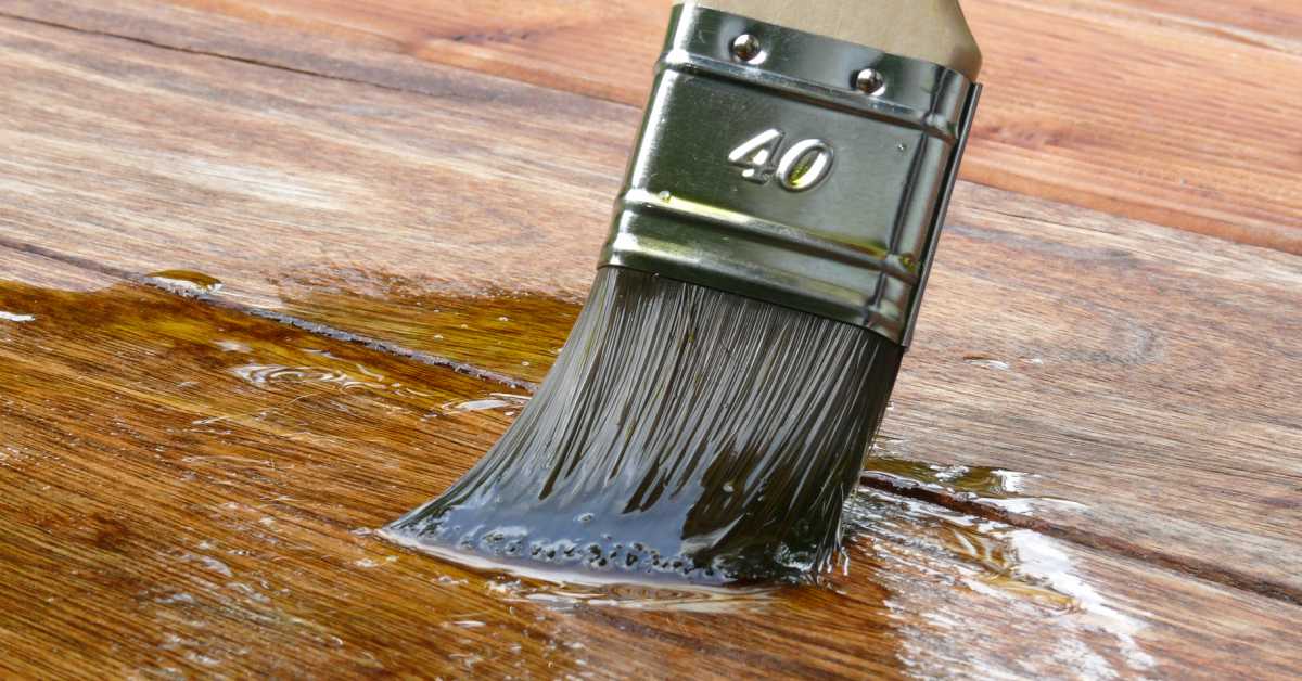 Wilgentenen schutting onderhouden